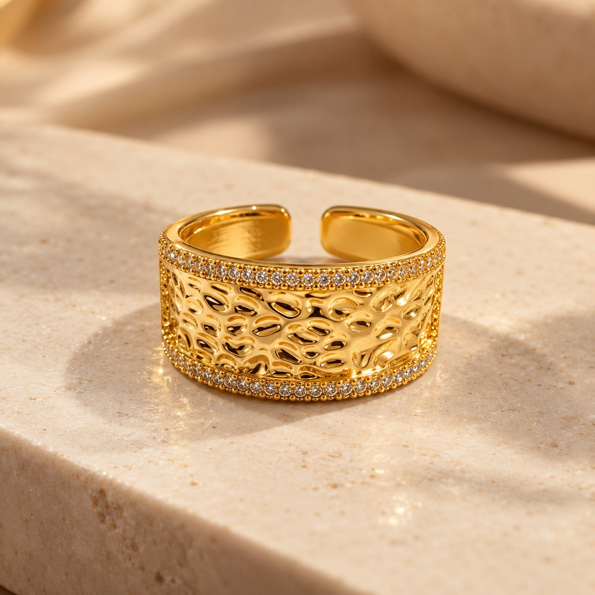Strass Hammered Ring