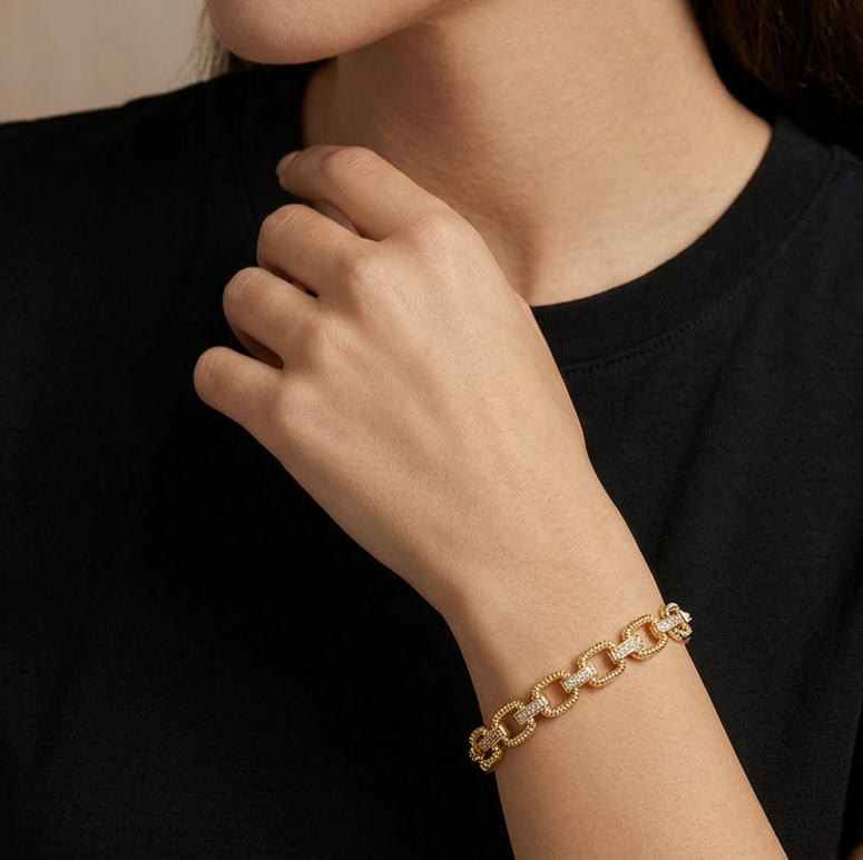 Links Strass Bangle