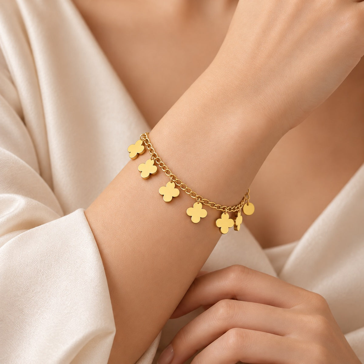 Many Van Cleef Bracelet
